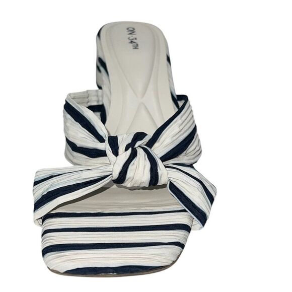 On 34th Women's Gaiaa Bow Block-Heel Dress Sandals, size 10M - Picture 2 of 5